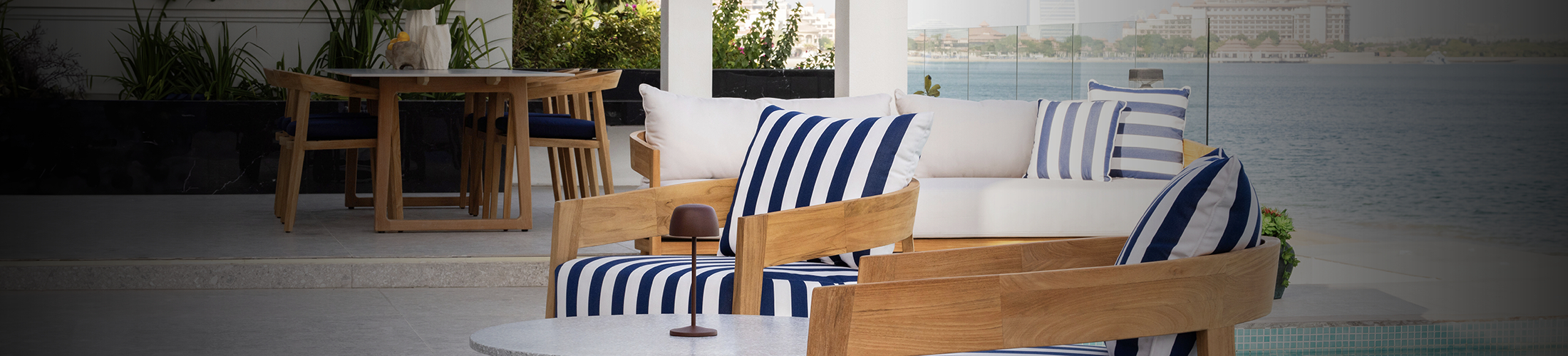 Tips To Pair Your Garden Sofa With The Right Outdoor Coffee Table